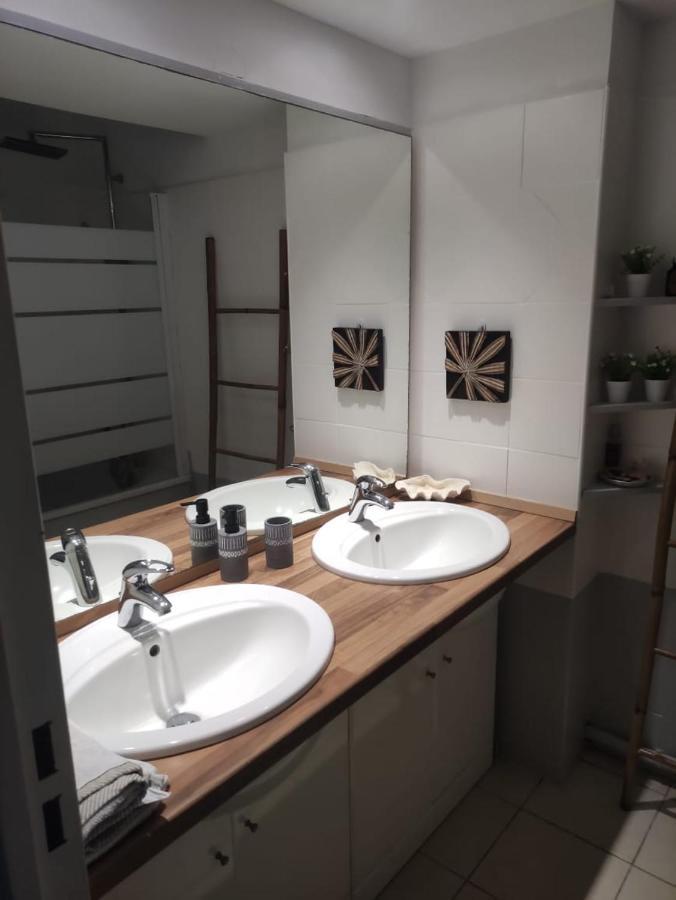 Superbe T3 en plein cœur du centre ville Saint-Denis Extérieur photo